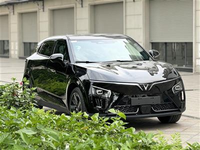 VinFast VF7
